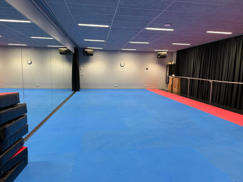 Dojo Leidsche Rijn College - Maartvlinder 1 - Karate Team Utrecht 